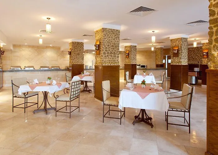 Royal Oasis Szálloda 4*