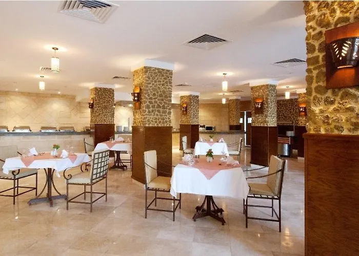 Royal Oasis Szálloda 4*